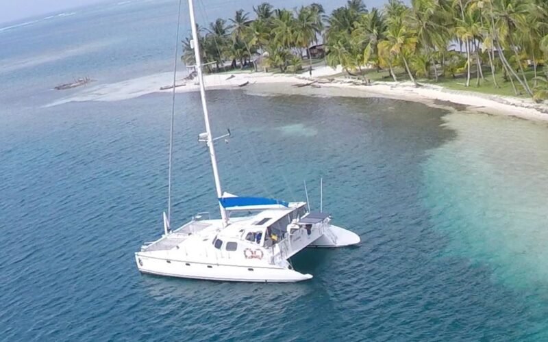 sailboat-catamaran-sangria-15